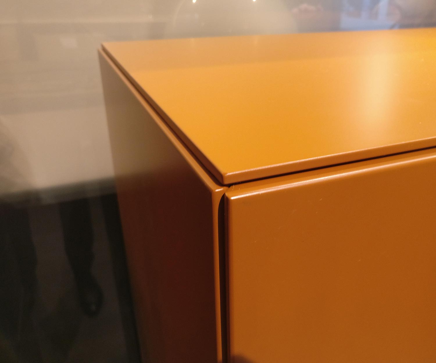 Livitalia Abaco Design highboard in detail het randprofiel